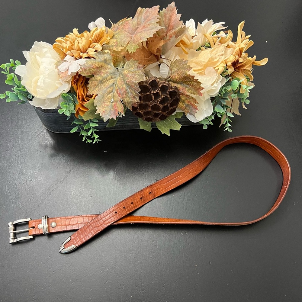 Vintage Tan Leather Alligator Pattern Silver Tone Buckled Belt Sz XL 40-42